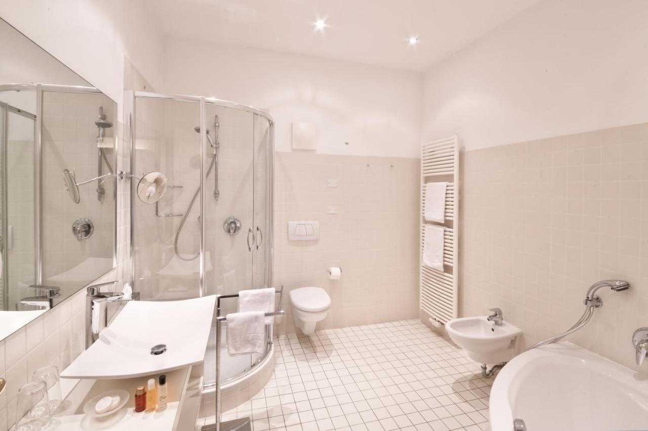 Hotel Maria Theresia Adults-Only Lagundo Esterno foto